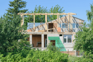 בנייה פרטית של בית לא פחות יקרה מחברת בנייה