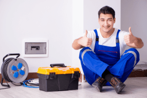 קבלן חשמל - יש לכם קצר בבית? כל הכללים מה לעשות ומה לא ולמי לקרוא