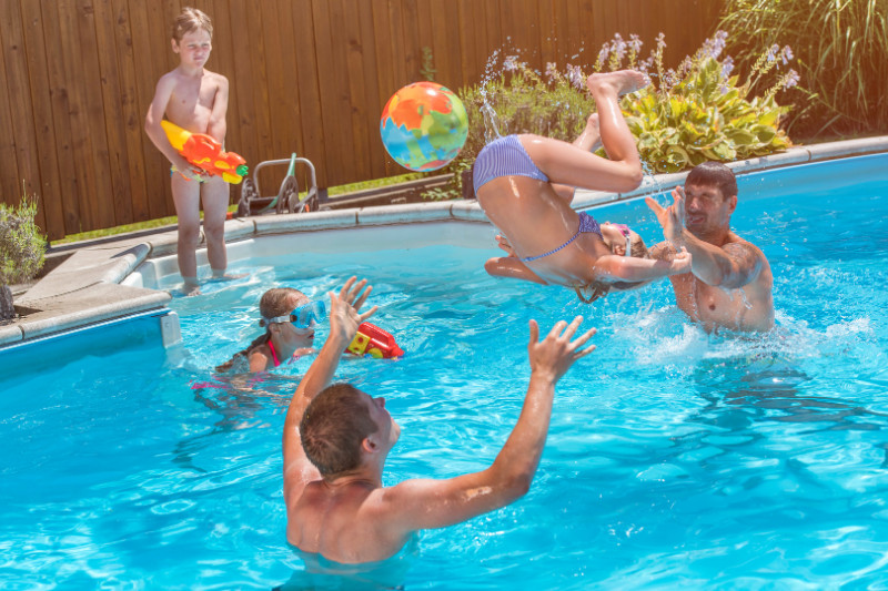 זמן איכות לכל המשפחה - יוצאים מהשגרה עם בריכת אינטקס 594X274X132